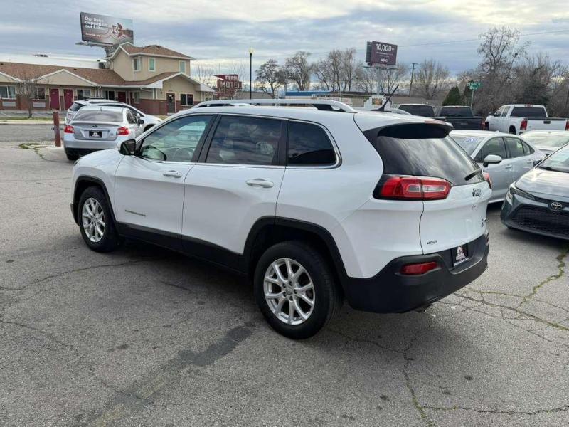 Jeep Cherokee Latitude FWD 2015