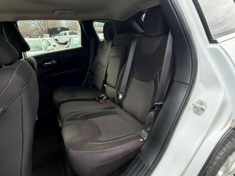 Jeep Cherokee Latitude FWD 2015