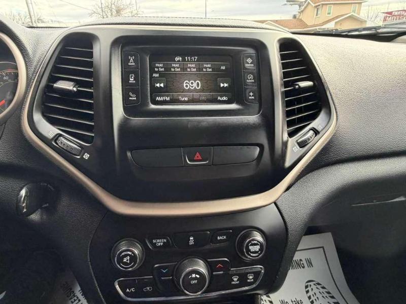 Jeep Cherokee Latitude FWD 2015