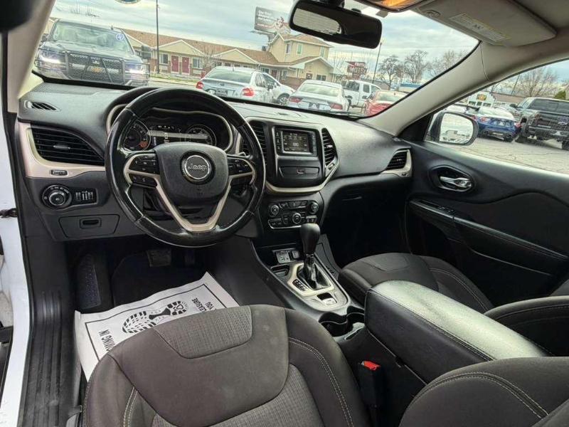 Jeep Cherokee Latitude FWD 2015