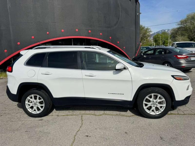 Jeep Cherokee Latitude FWD 2015