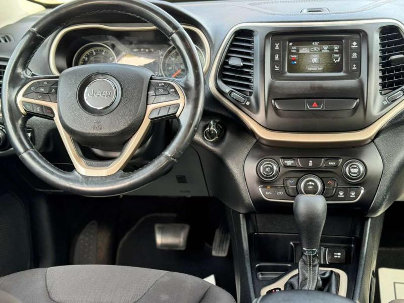 Jeep Cherokee Latitude FWD 2015