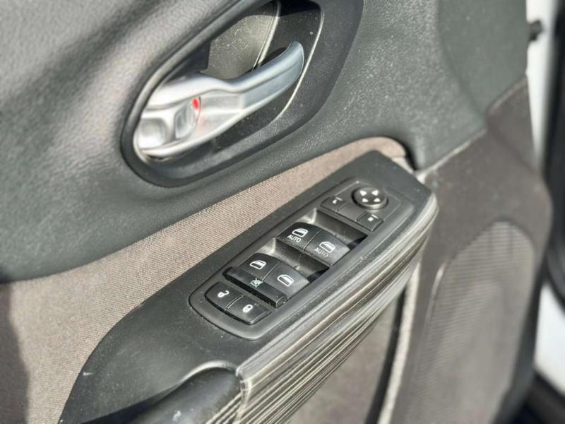 Jeep Cherokee Latitude FWD 2015