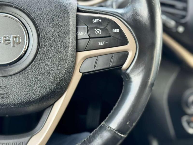 Jeep Cherokee Latitude FWD 2015