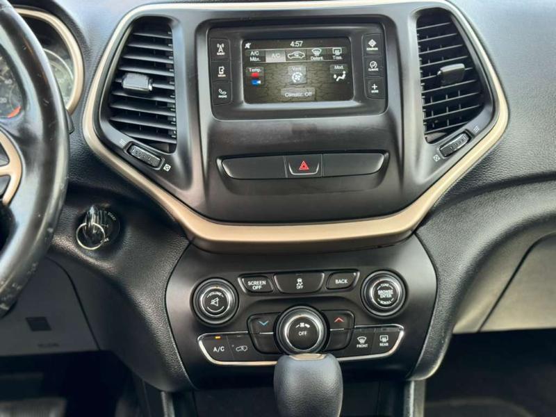 Jeep Cherokee Latitude FWD 2015