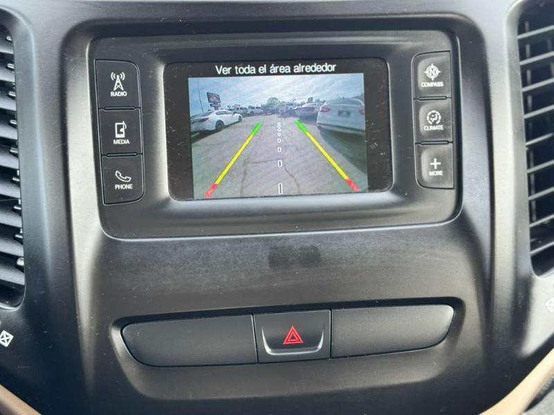 Jeep Cherokee Latitude FWD 2015