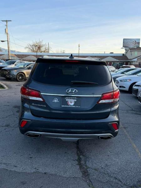 Hyundai Santa Fe SE FWD 2017