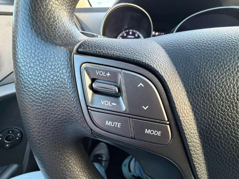 Hyundai Santa Fe SE FWD 2017