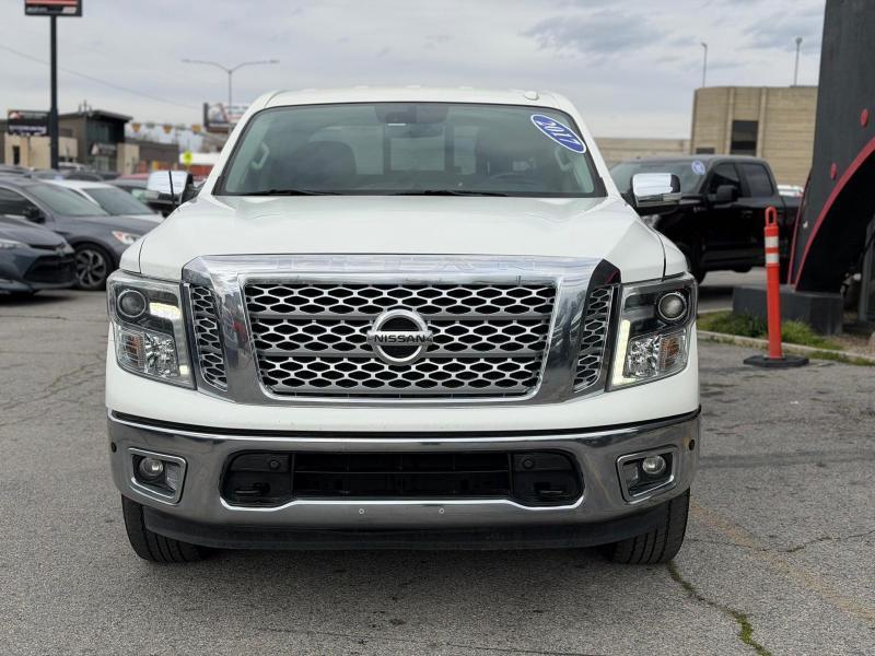 Nissan Titan Platinum Reserve Crew Cab 4WD 2017