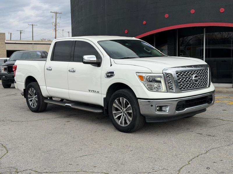 Nissan Titan Platinum Reserve Crew Cab 4WD 2017