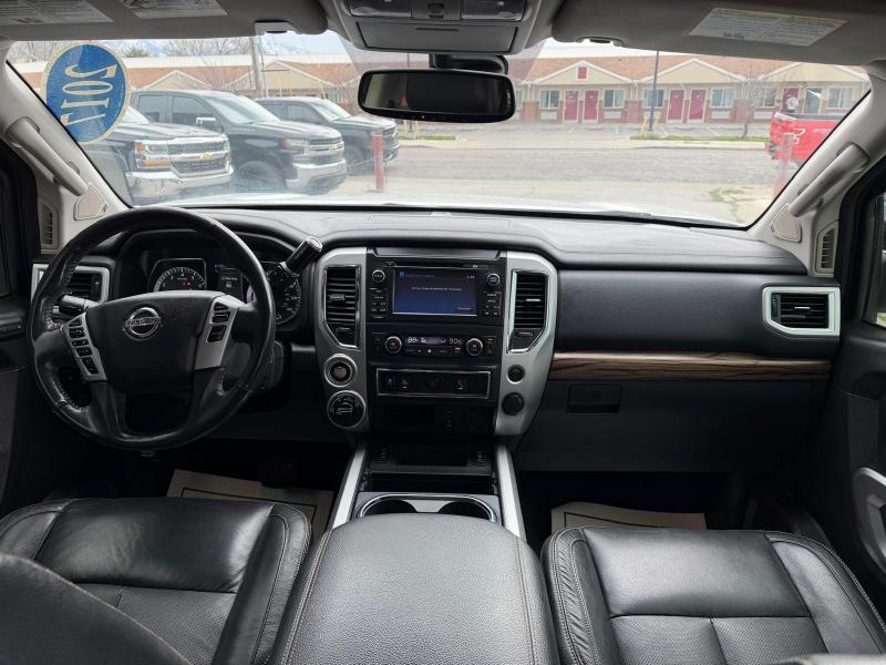 Nissan Titan Platinum Reserve Crew Cab 4WD 2017