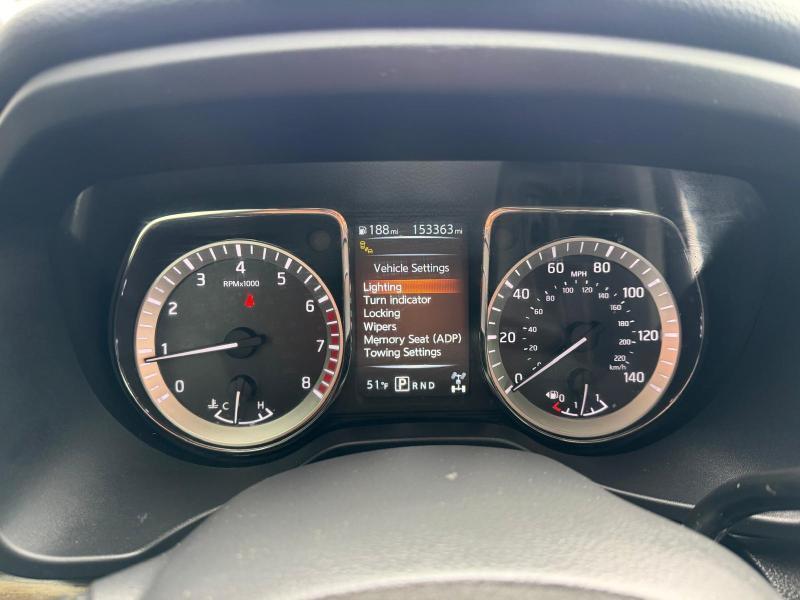 Nissan Titan Platinum Reserve Crew Cab 4WD 2017