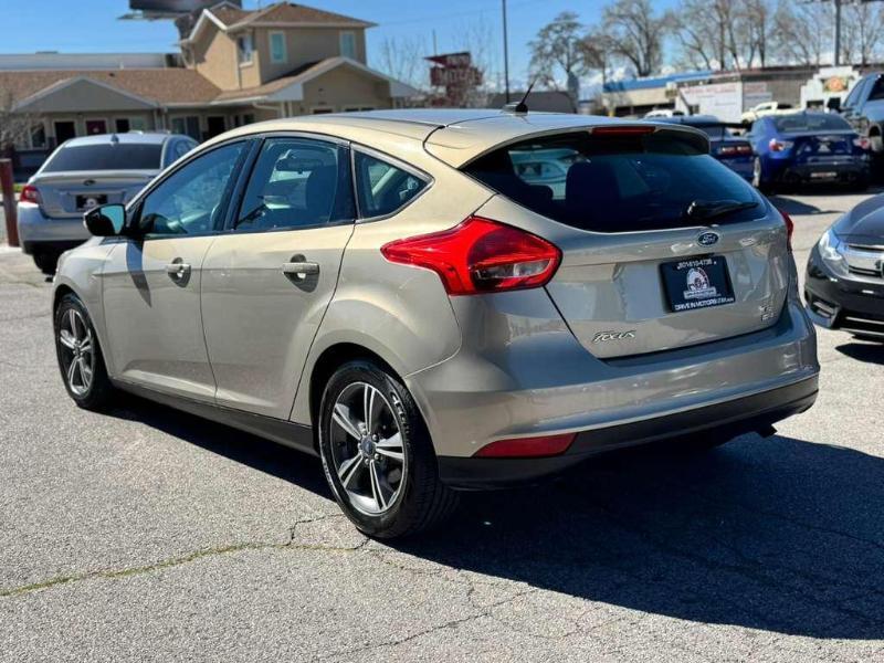 Ford Focus SE Hatch 2016