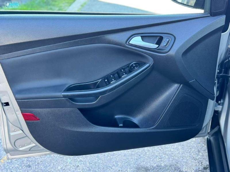 Ford Focus SE Hatch 2016