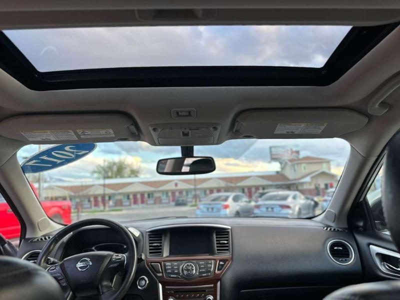 Nissan Pathfinder Platinum 4WD 2017