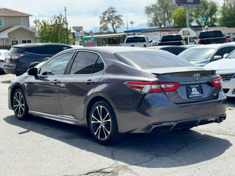 Toyota Camry SE 2018