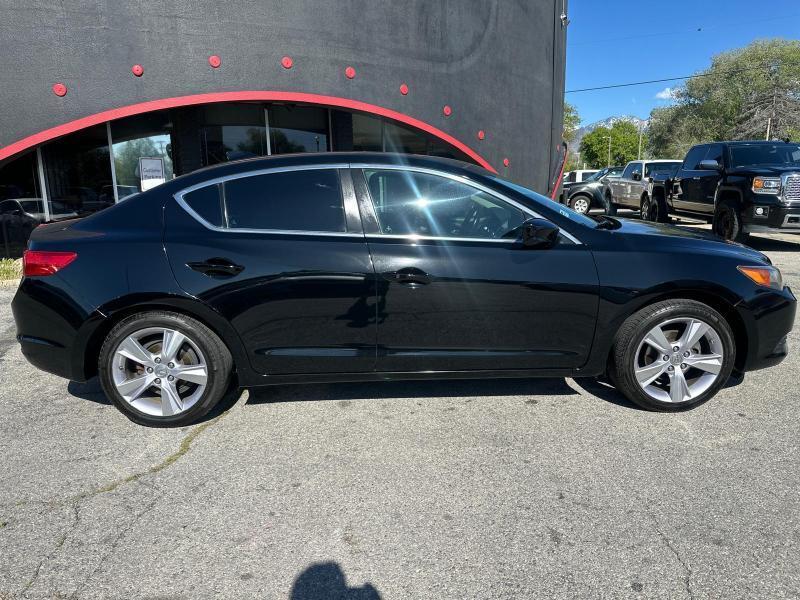 Acura ILX 5-Spd AT 2015