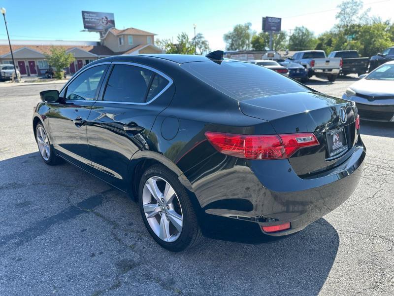Acura ILX 5-Spd AT 2015