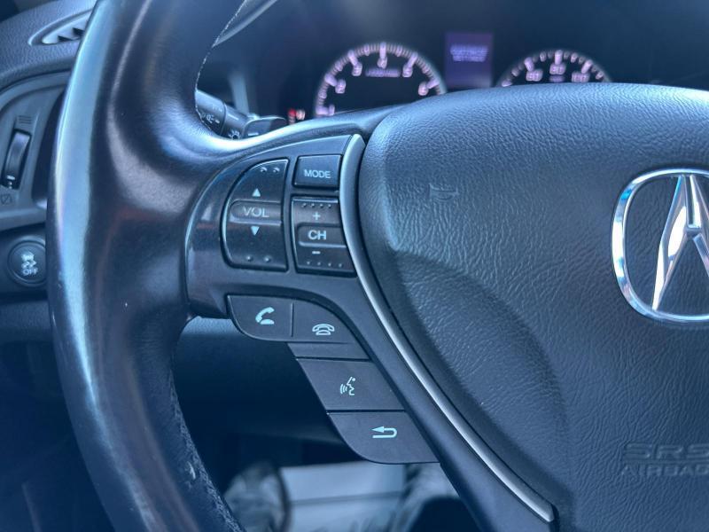 Acura ILX 5-Spd AT 2015