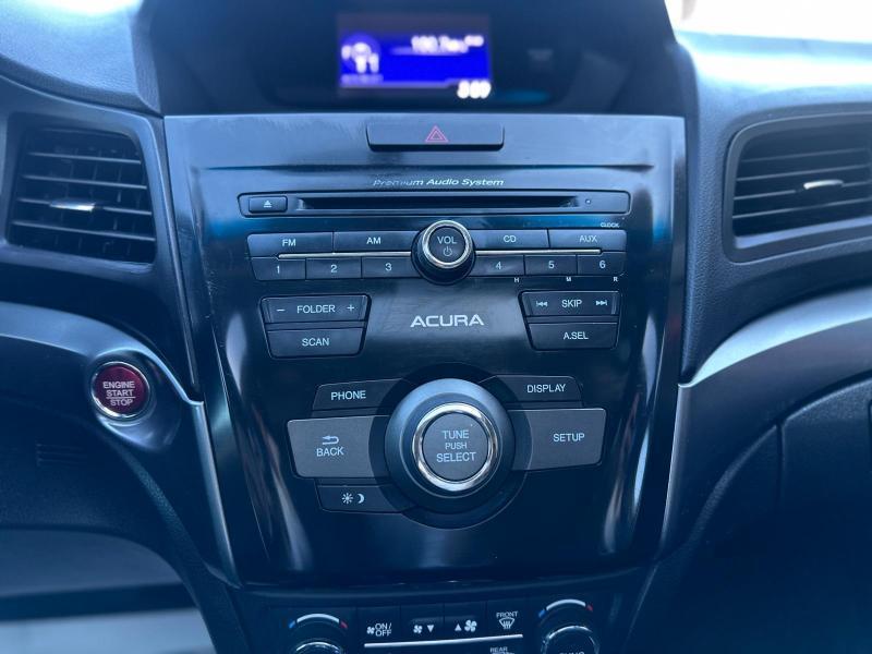 Acura ILX 5-Spd AT 2015