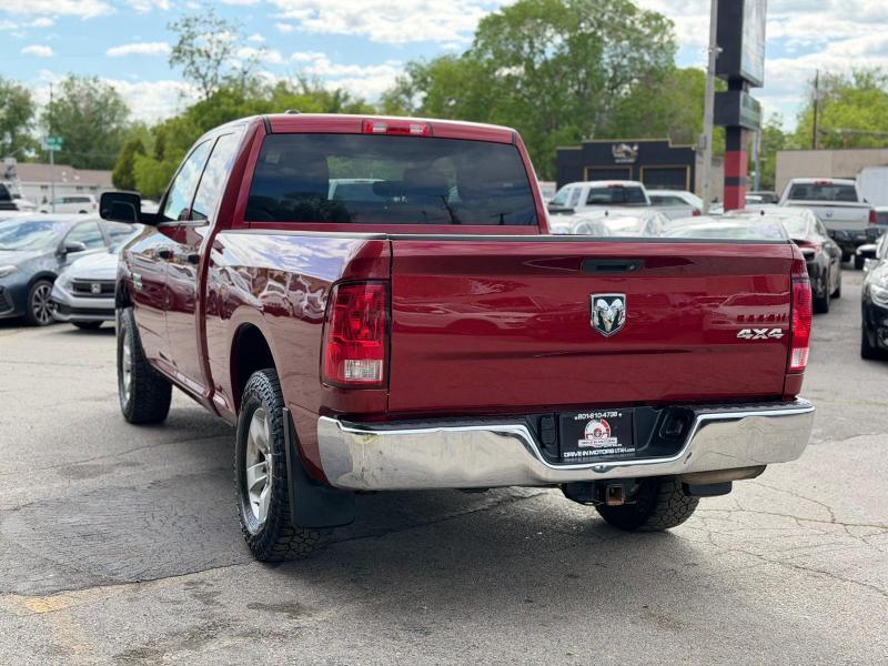 RAM 1500 Tradesman Quad Cab 4WD 2015