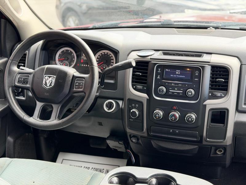 RAM 1500 Tradesman Quad Cab 4WD 2015