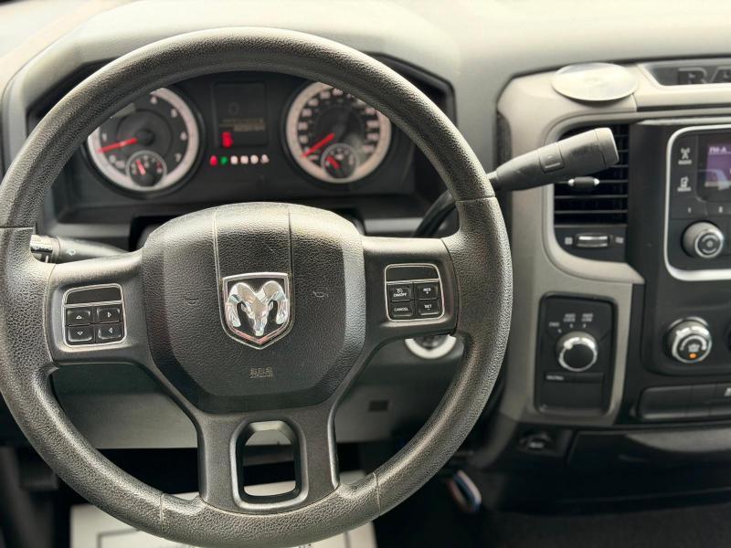RAM 1500 Tradesman Quad Cab 4WD 2015