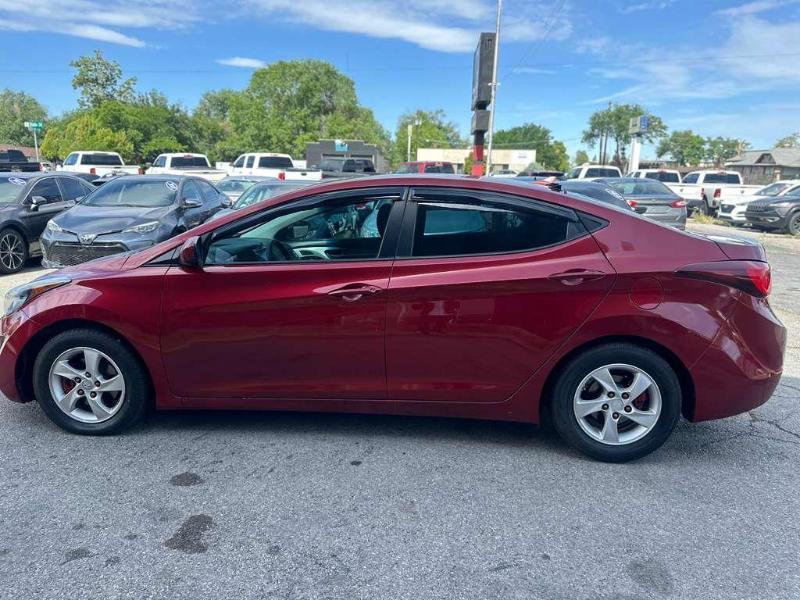 Hyundai Elantra SE 6AT 2015