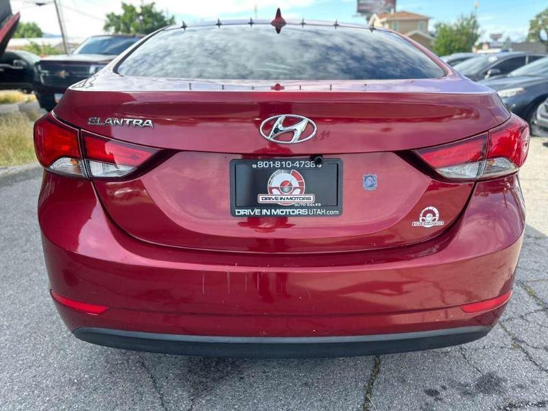 Hyundai Elantra SE 6AT 2015