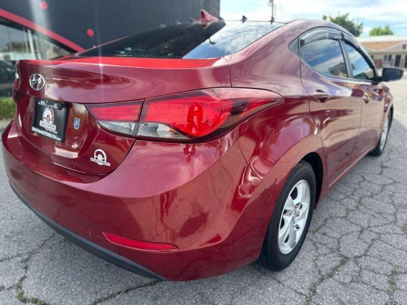 Hyundai Elantra SE 6AT 2015
