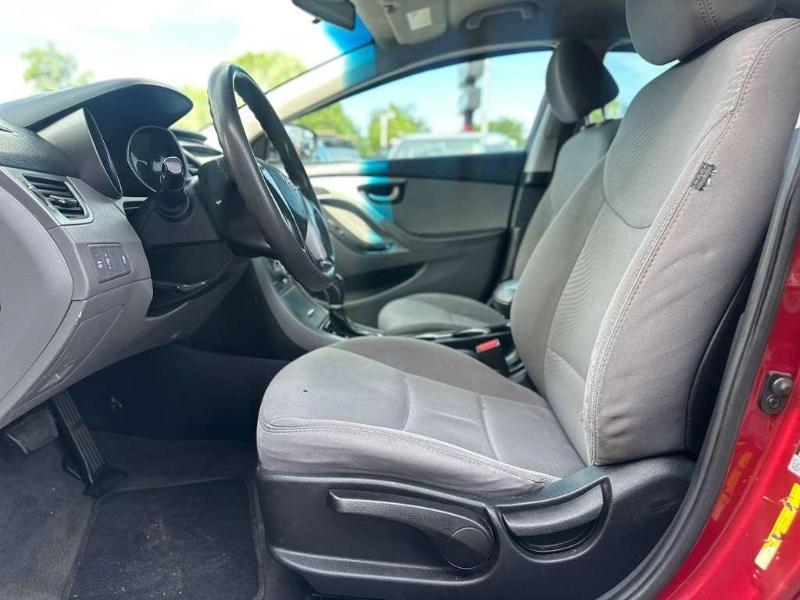 Hyundai Elantra SE 6AT 2015