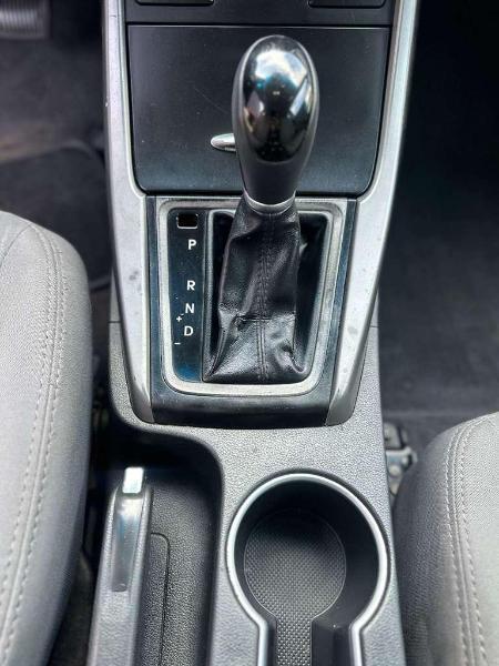 Hyundai Elantra SE 6AT 2015