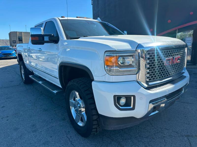 GMC Sierra 2500HD Denali Crew Cab 4WD 2016