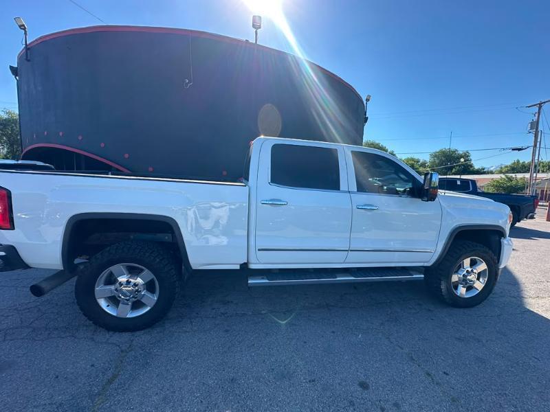 GMC Sierra 2500HD Denali Crew Cab 4WD 2016
