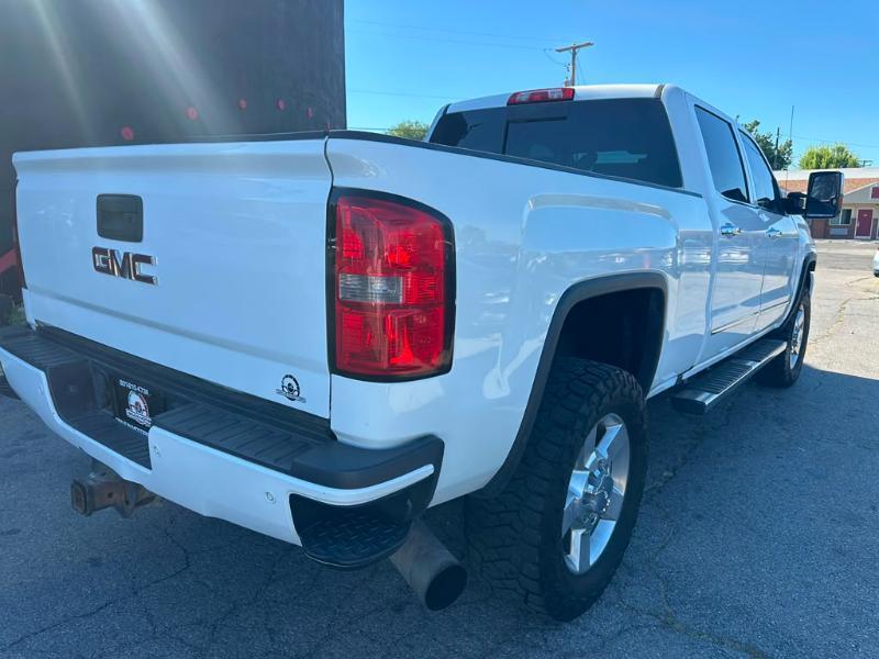 GMC Sierra 2500HD Denali Crew Cab 4WD 2016