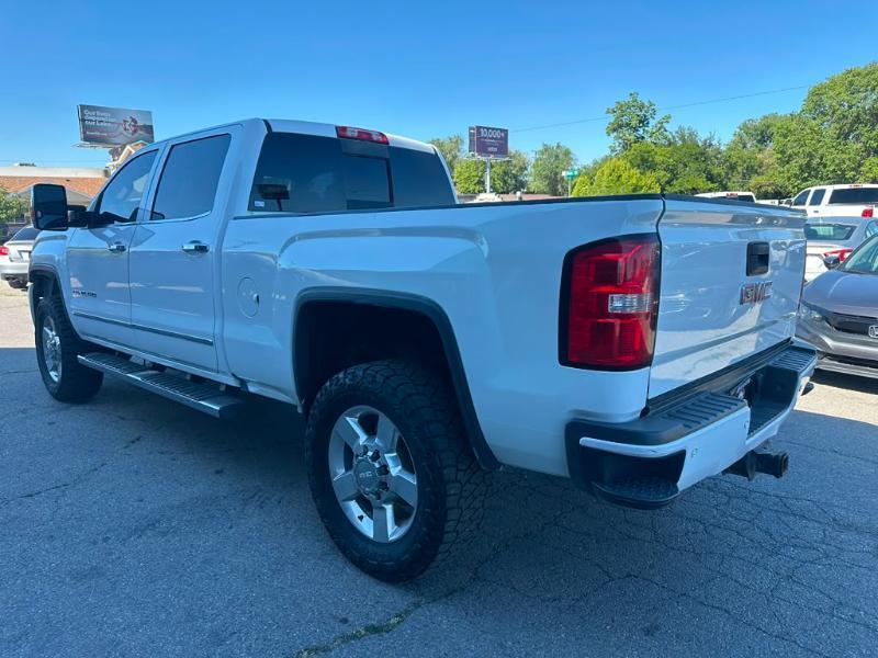 GMC Sierra 2500HD Denali Crew Cab 4WD 2016
