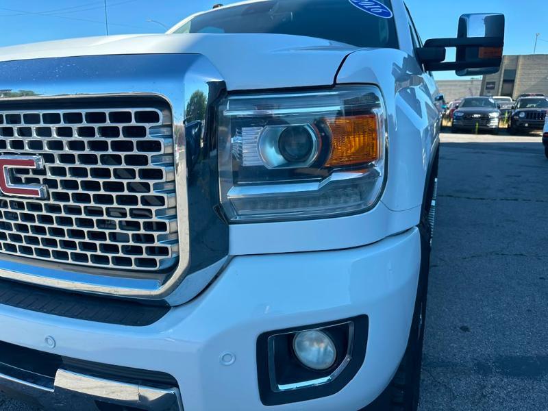 GMC Sierra 2500HD Denali Crew Cab 4WD 2016