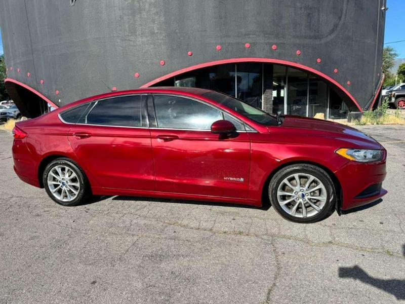 Ford Fusion Hybrid SE 2017