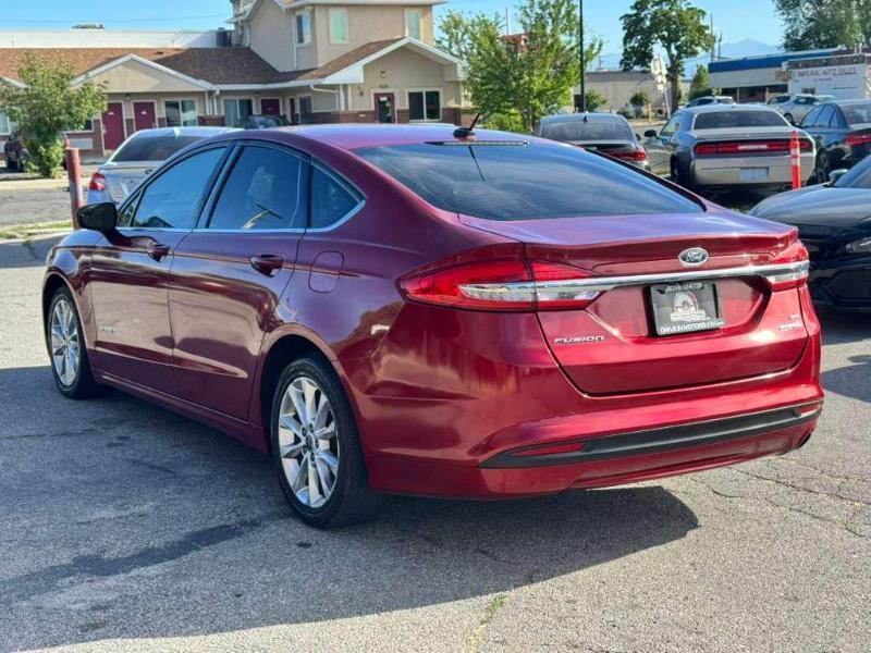 Ford Fusion Hybrid SE 2017