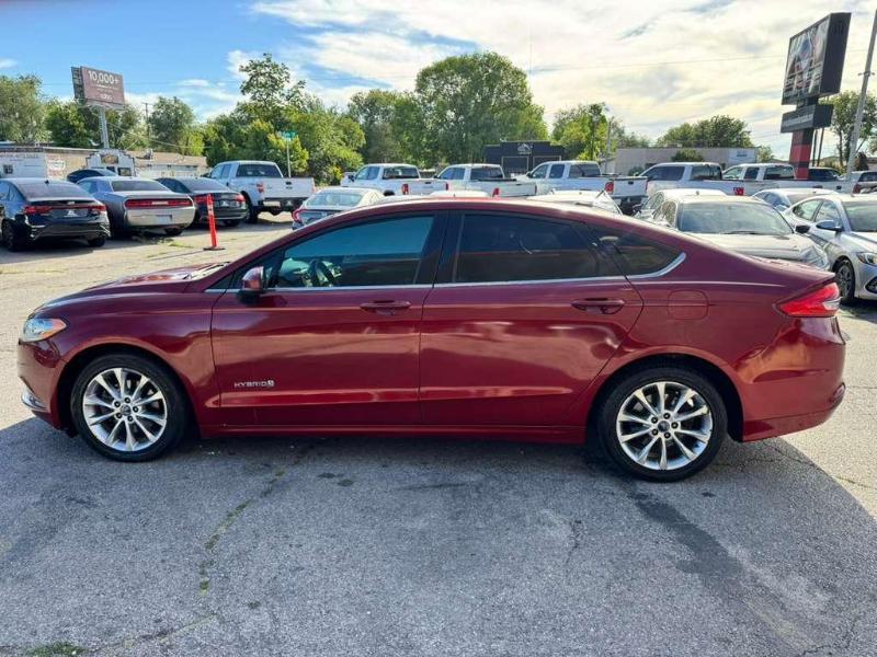 Ford Fusion Hybrid SE 2017