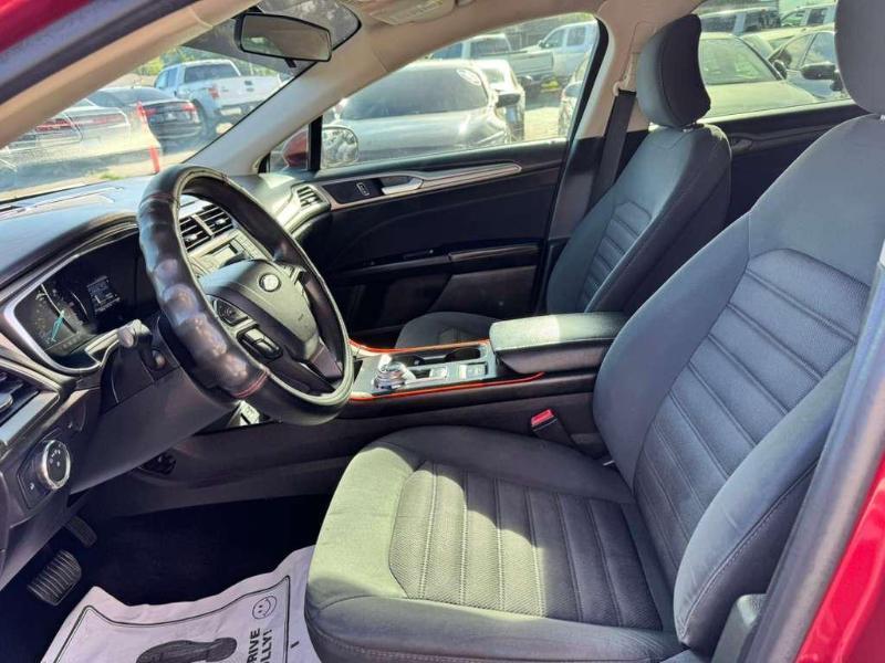 Ford Fusion Hybrid SE 2017