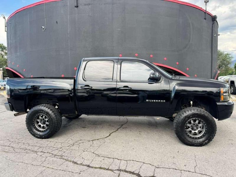 Chevrolet Silverado 1500 LTZ Crew Cab 4WD 2013