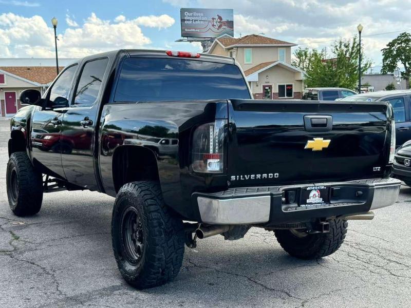 Chevrolet Silverado 1500 LTZ Crew Cab 4WD 2013