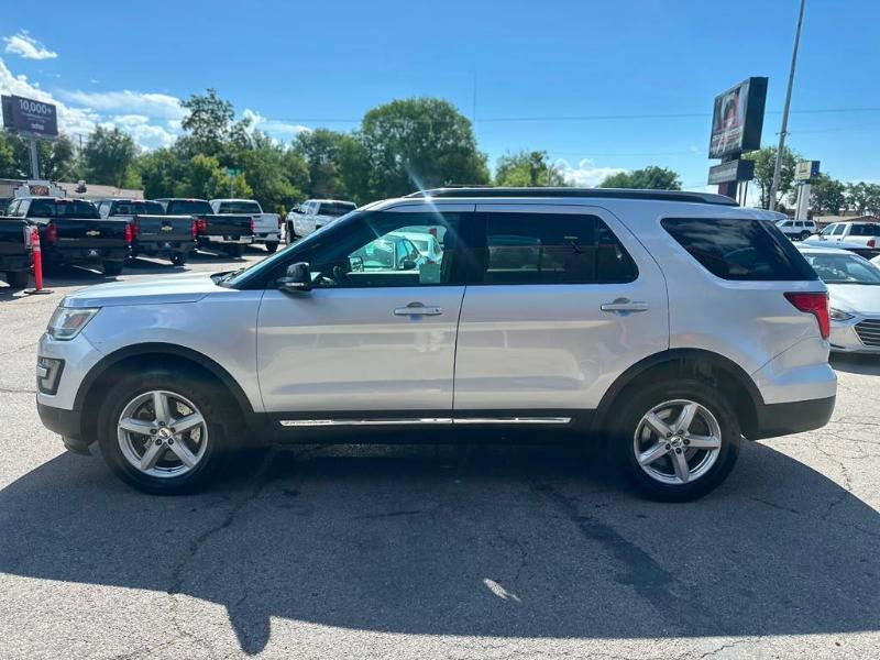 Ford Explorer XLT 4WD 2017