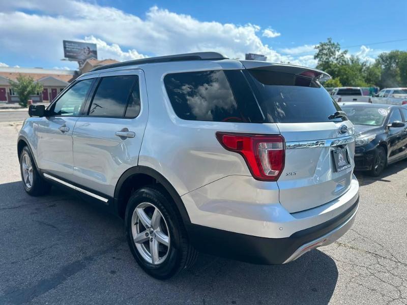 Ford Explorer XLT 4WD 2017