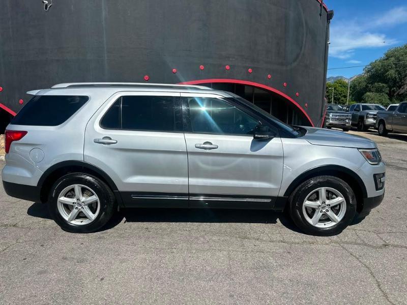 Ford Explorer XLT 4WD 2017