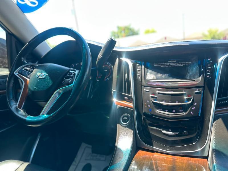 Cadillac Escalade Premium 4WD 2018