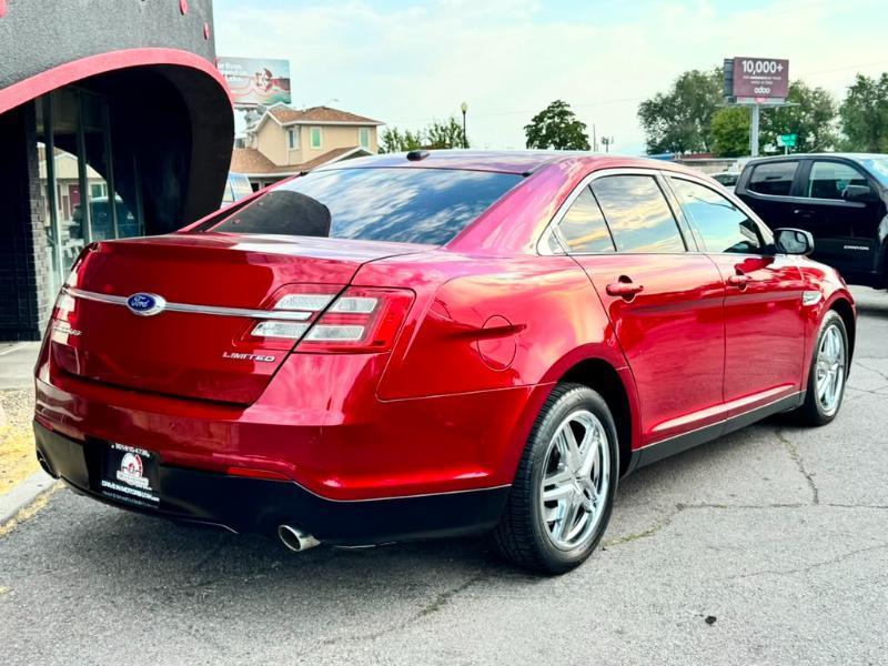 Ford Taurus Limited FWD 2016