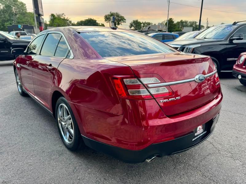 Ford Taurus Limited FWD 2016