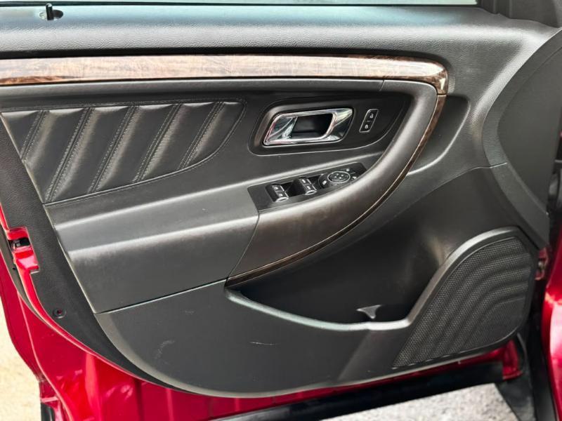 Ford Taurus Limited FWD 2016